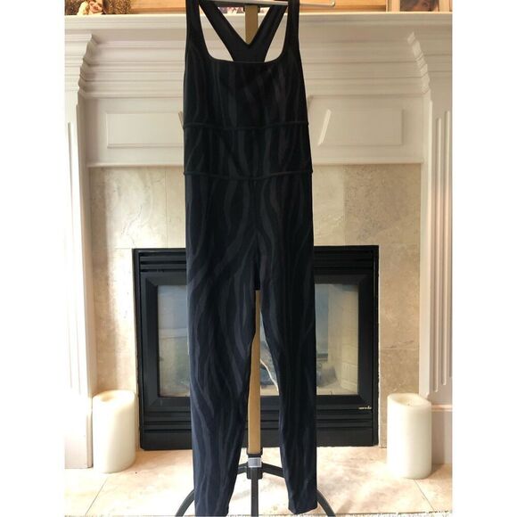 DVF Diane Von Furstenberg Women’s Black Zebra Print Activewear Bodysuit Size XL - Picture 1 of 9
